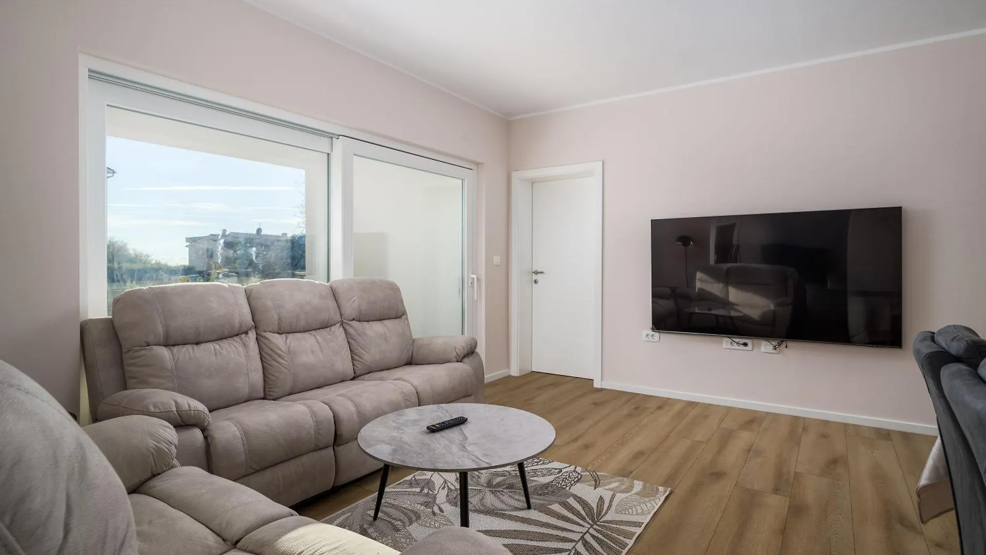 Apartmani Am-פורץ 0*, פורץ